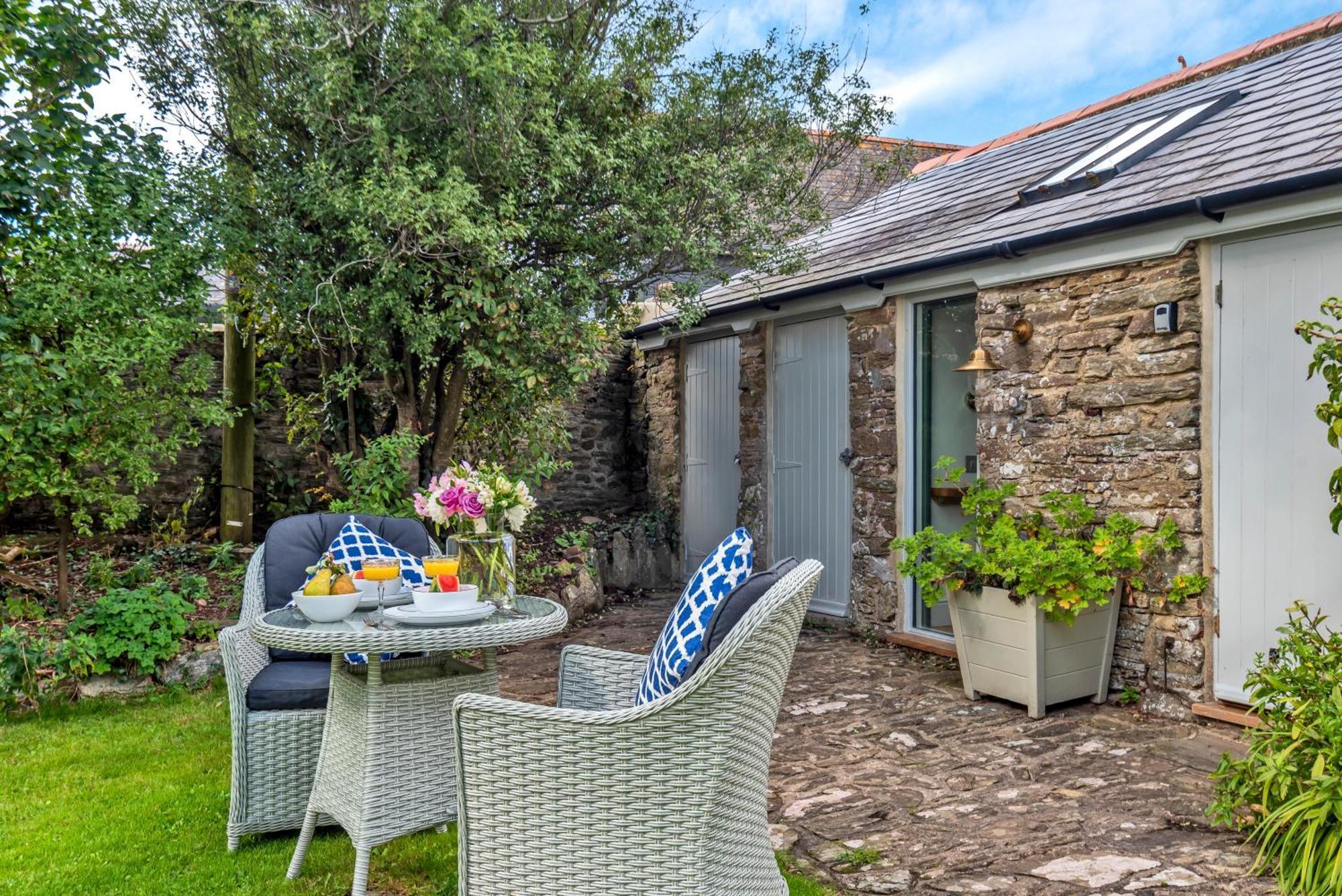 The Secret Garden Villa Malborough Exterior photo